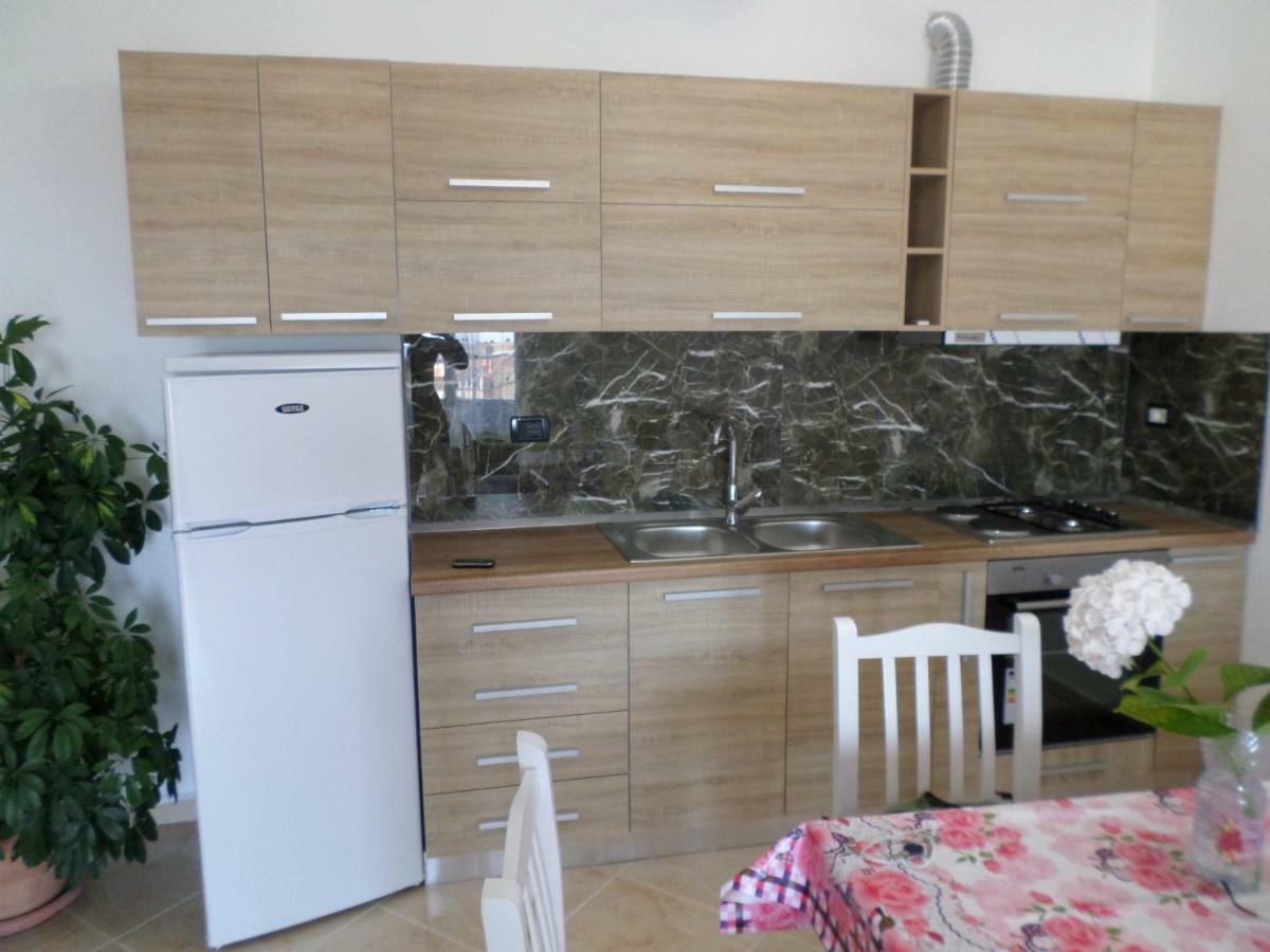 Lindita'S Seaview Appartment Vlore Exterior photo