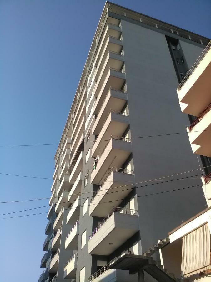 Lindita'S Seaview Appartment Vlore Exterior photo